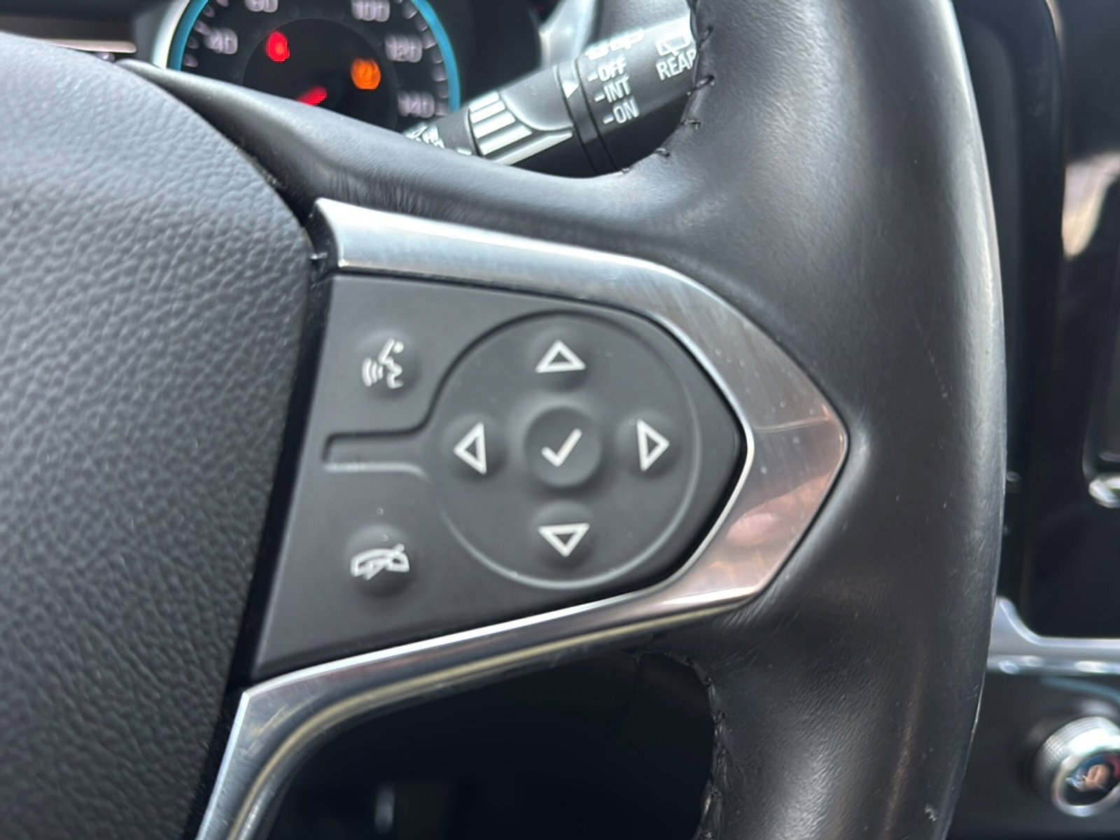 Used 2019 Chevrolet Traverse LT FWD image 35