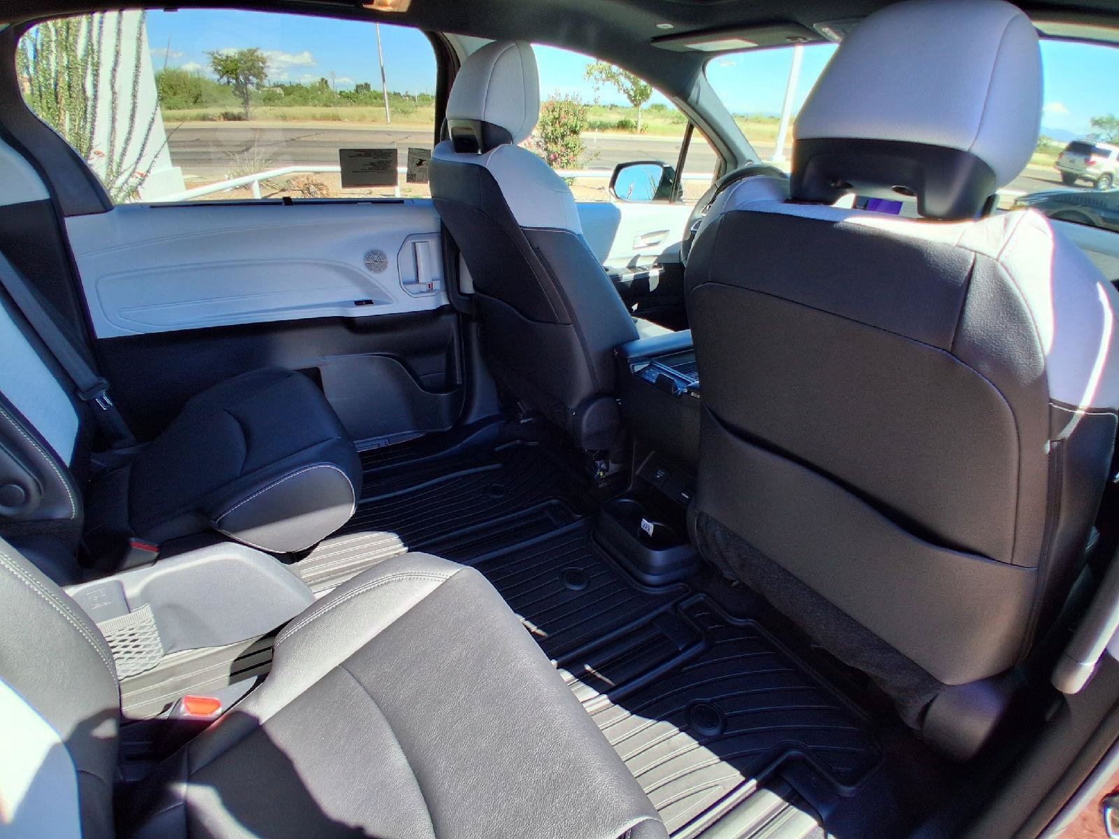 New 2026 Toyota Sienna XSE FWD image 18