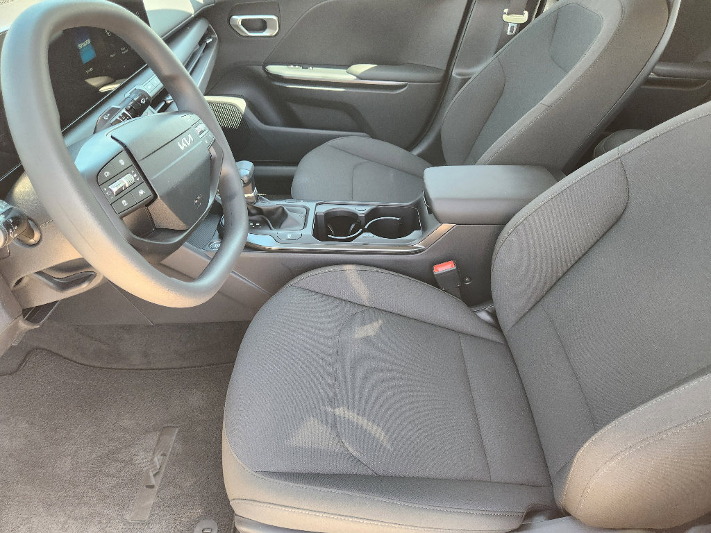 New 2026 Kia K4 LX image 9