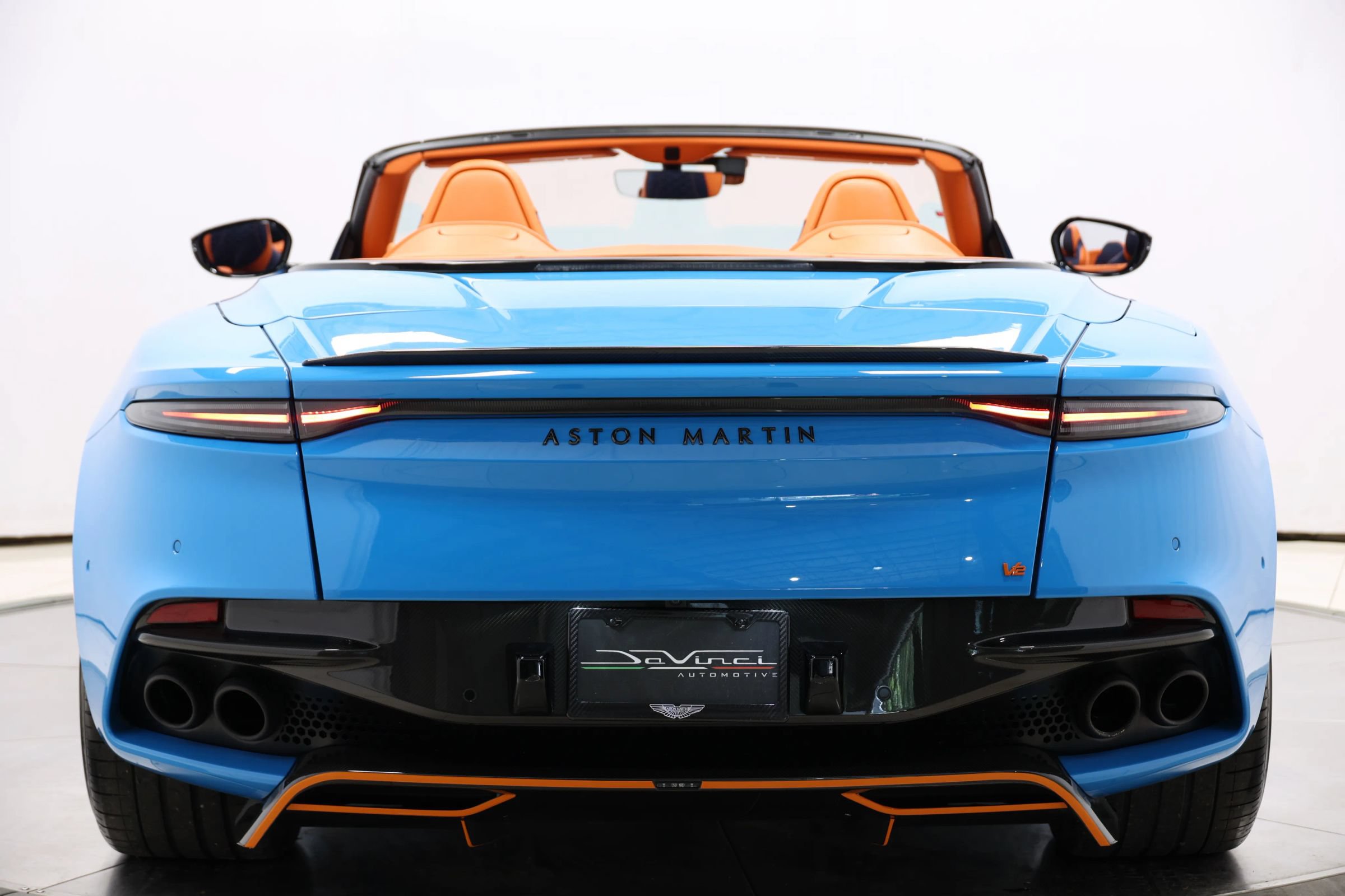 Used 2022 Aston Martin DBS Superleggera Volante RWD image 79