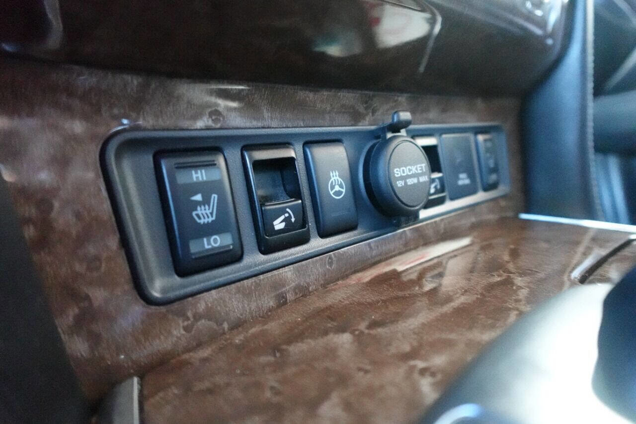 Used 2016 INFINITI QX80 Base 4dr SUV w/ 22" Wheel Package image 28