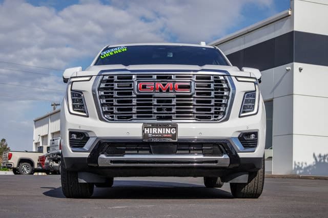 Used 2025 GMC Yukon XL Denali AWD/4WD image 35