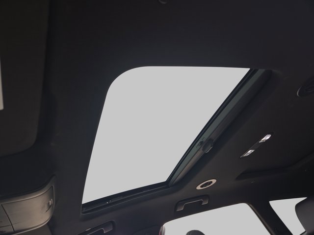 Used 2023 Buick Enclave Essence image 31