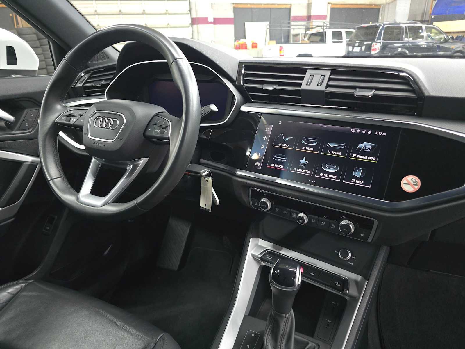 Used 2025 Audi Q3 2.0T Premium AWD/4WD image 11