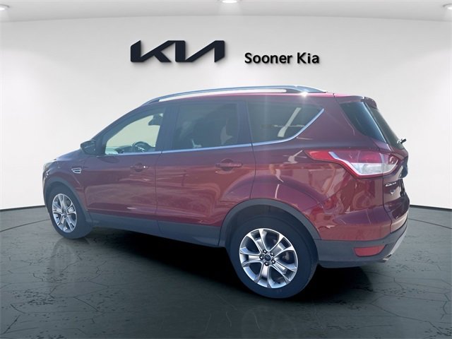 Used 2016 Ford Escape Titanium image 2