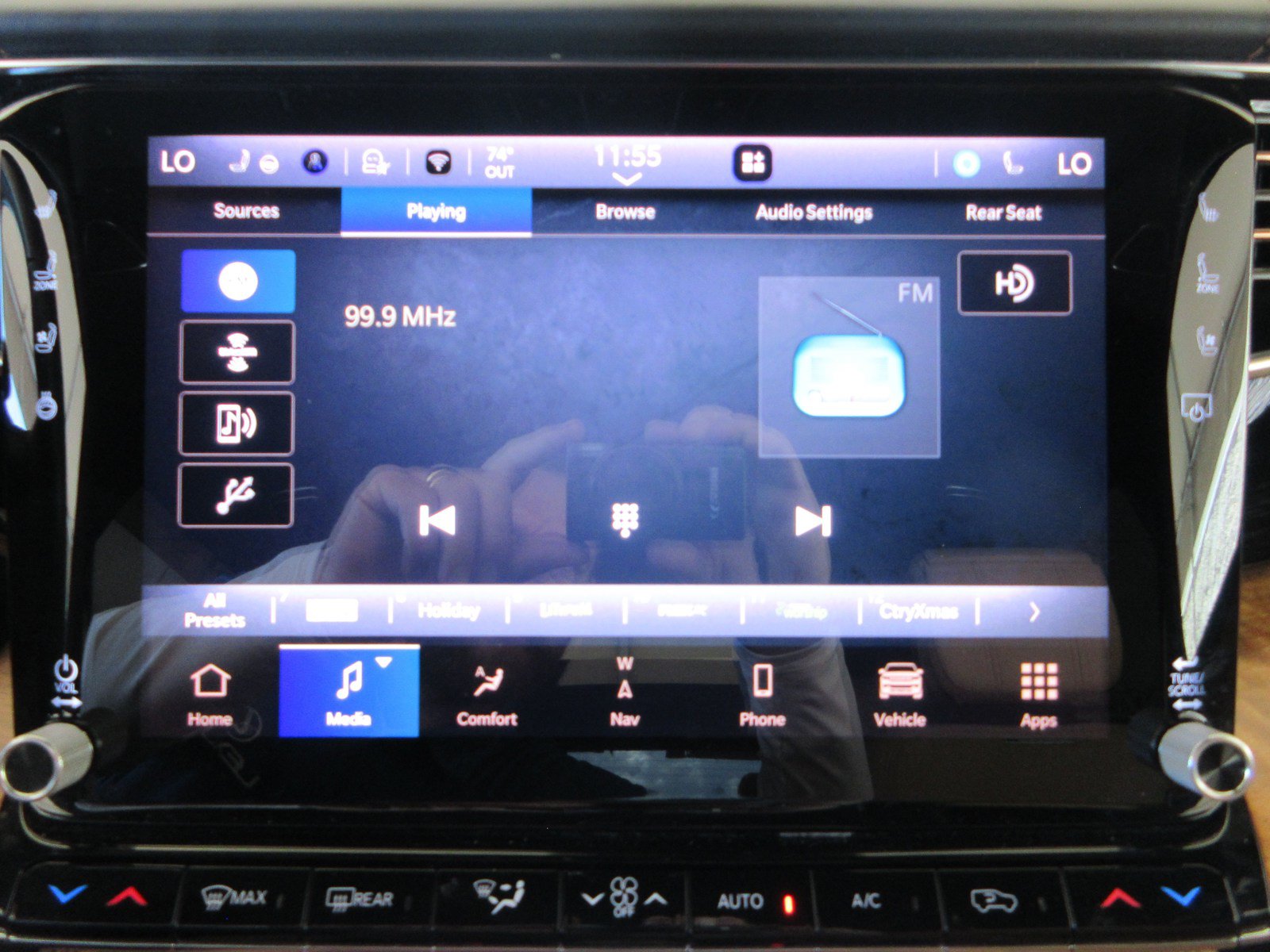 Used 2022 Jeep Grand Wagoneer Series III w/ Rear Seat Video Group 1 AWD/4WD image 46