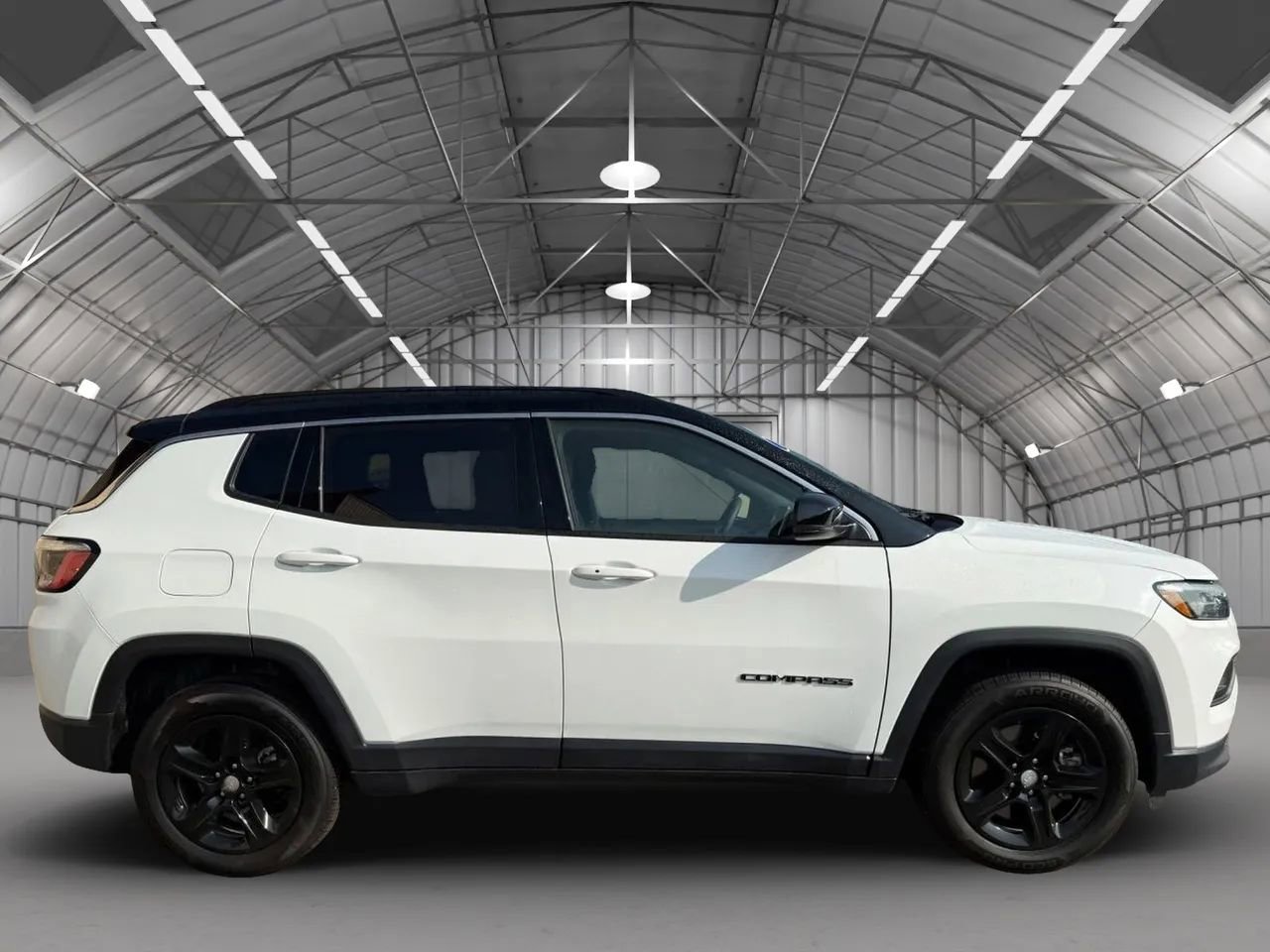 Used 2025 Jeep Compass Limited image 4