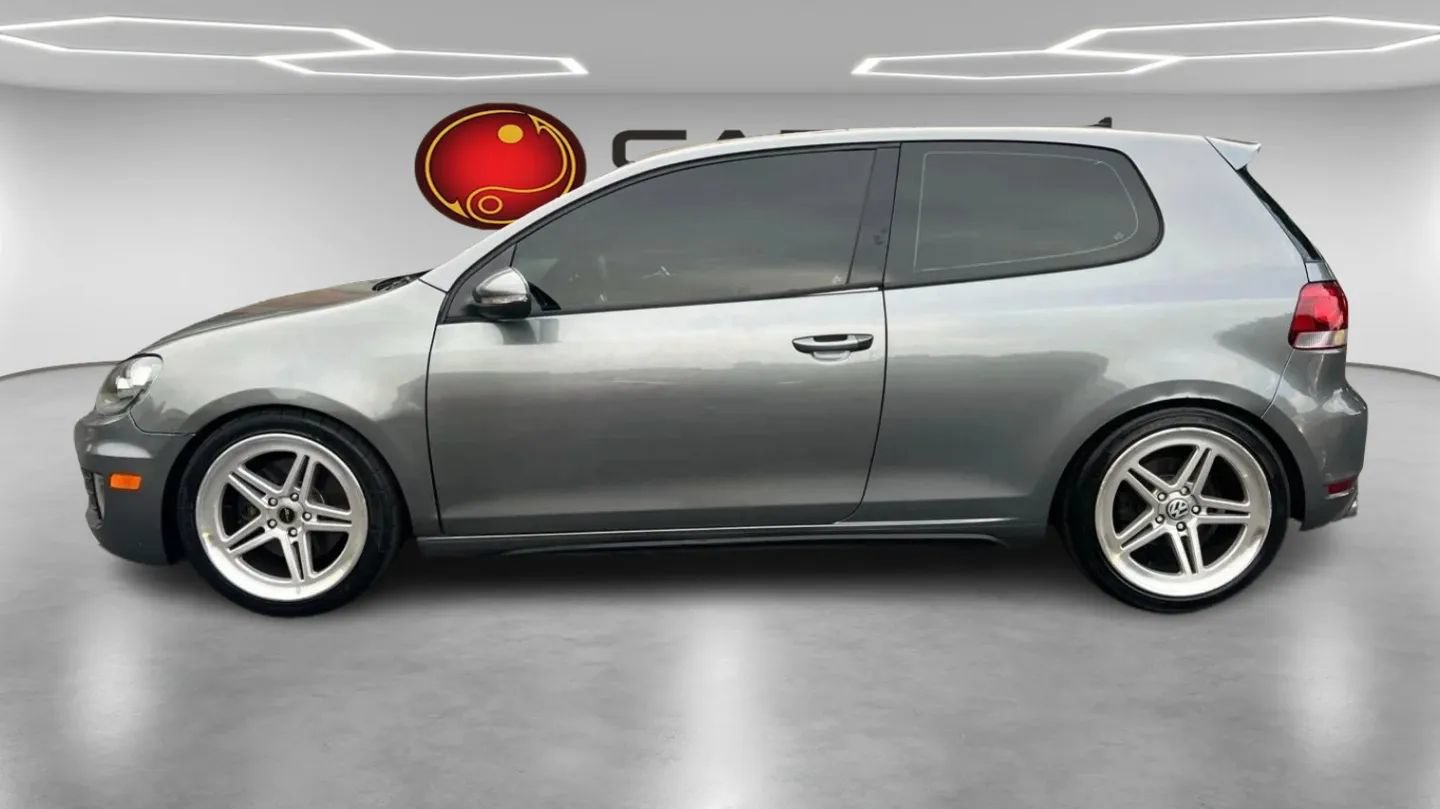 Used 2011 Volkswagen GTI 2-Door FWD image 2