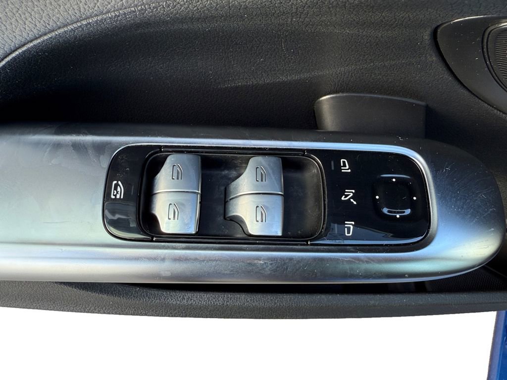 Used 2022 Mercedes-Benz C 300 4MATIC Sedan image 10