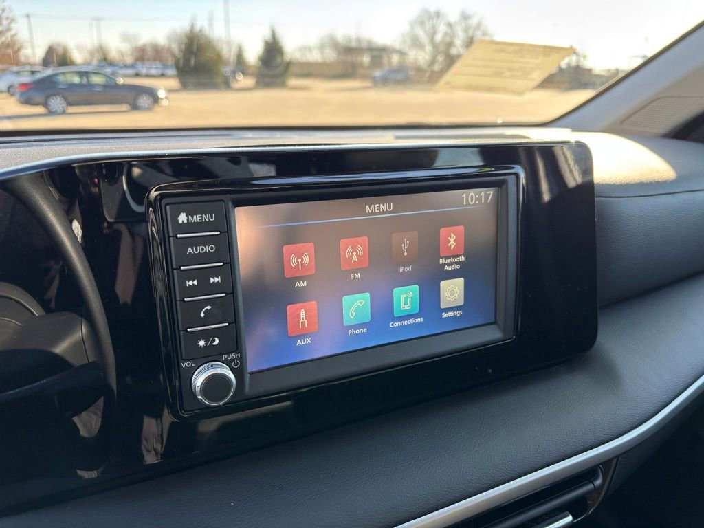 Used 2025 Nissan Kicks S image 18