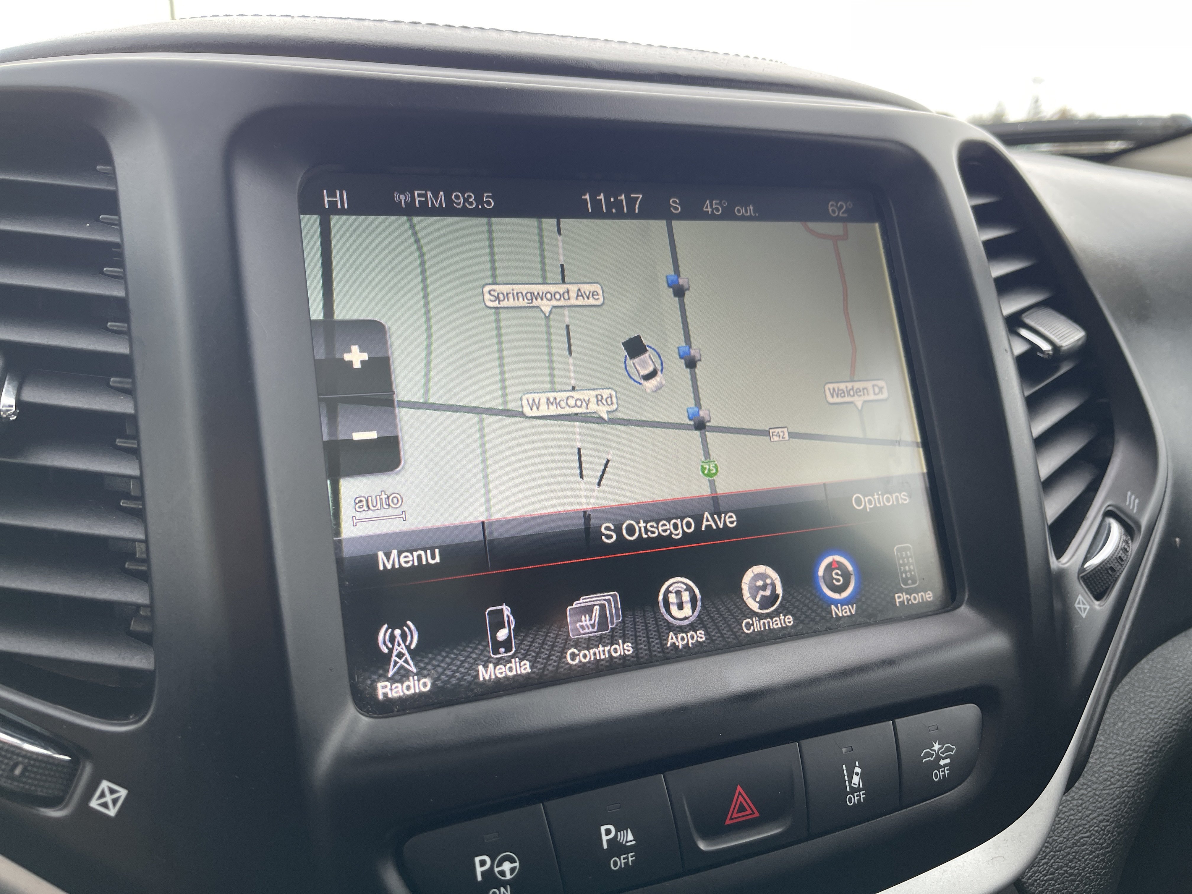 Used 2018 Jeep Cherokee Overland w/ Technology Group AWD/4WD image 20