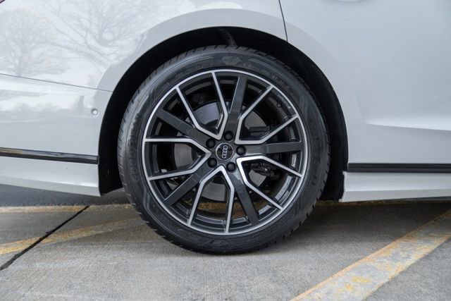 Used 2020 Audi A8 L 4.0T w/ Sport Plus Package image 18