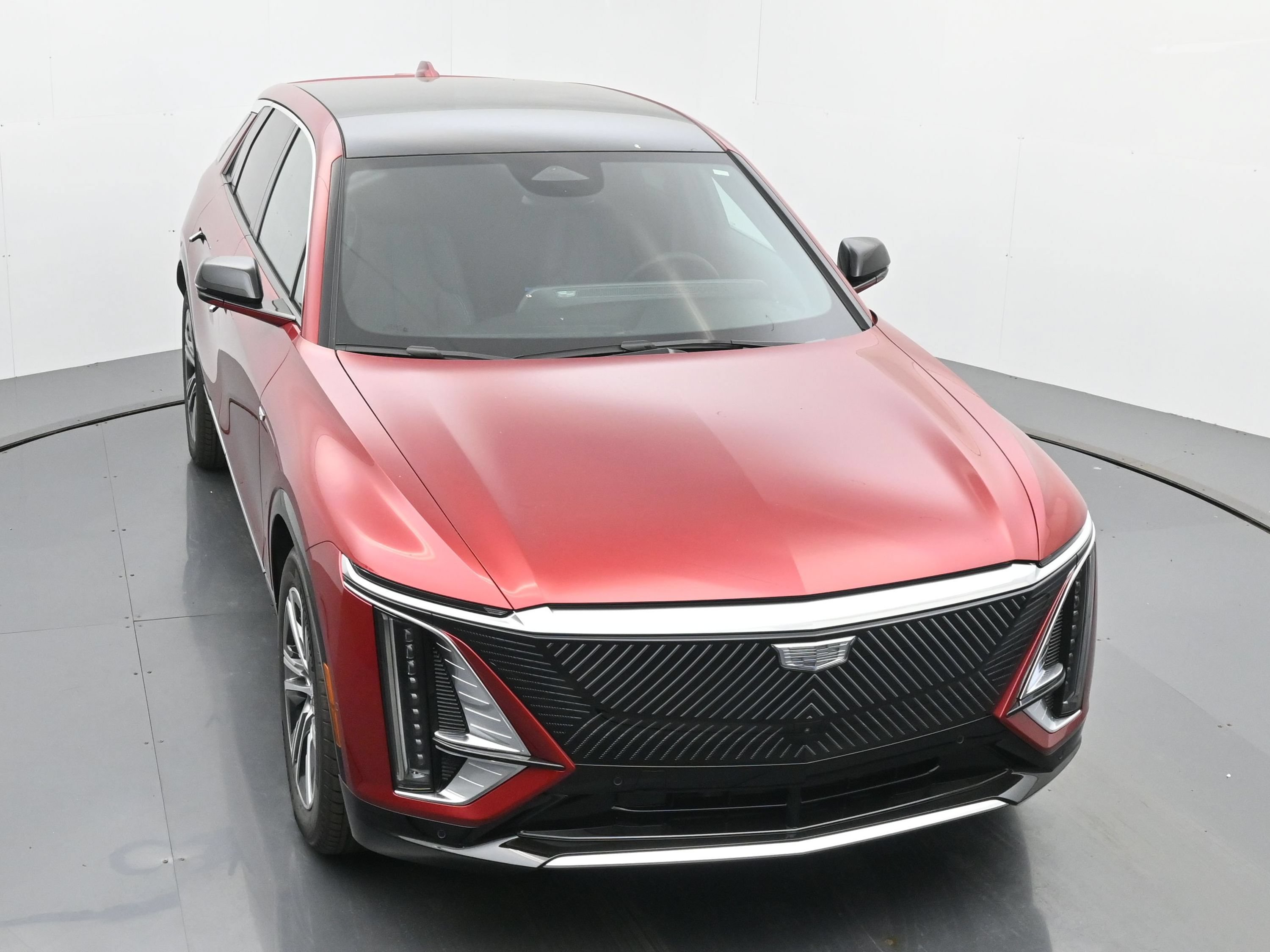New 2026 Cadillac Lyriq Luxury w/ LPO, Floor Liner Package AWD/4WD image 30
