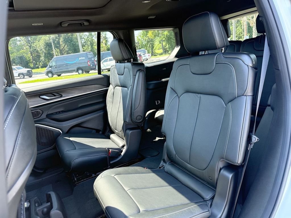 New 2026 Jeep Grand Cherokee L Limited AWD/4WD image 24