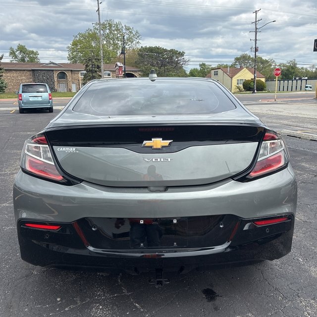 Used 2017 Chevrolet Volt Premier w/ Driver Confidence II Package FWD image 4