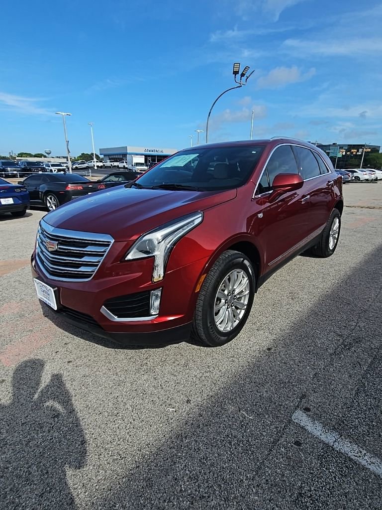 Used 2018 Cadillac XT5 FWD image 3