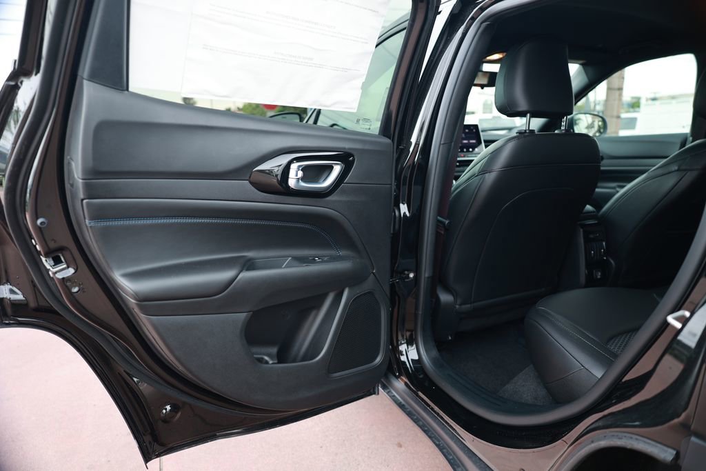 New 2026 Jeep Compass Latitude image 30