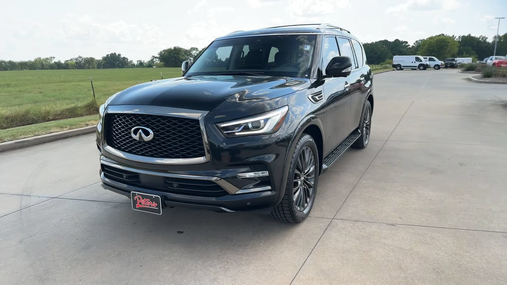 Used 2024 INFINITI QX80 Premium Select w/ All-Season Package RWD image 4