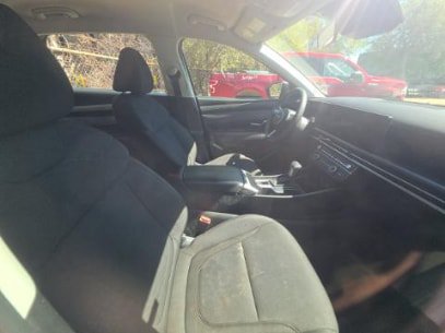 Used 2025 Hyundai Tucson SE FWD image 11