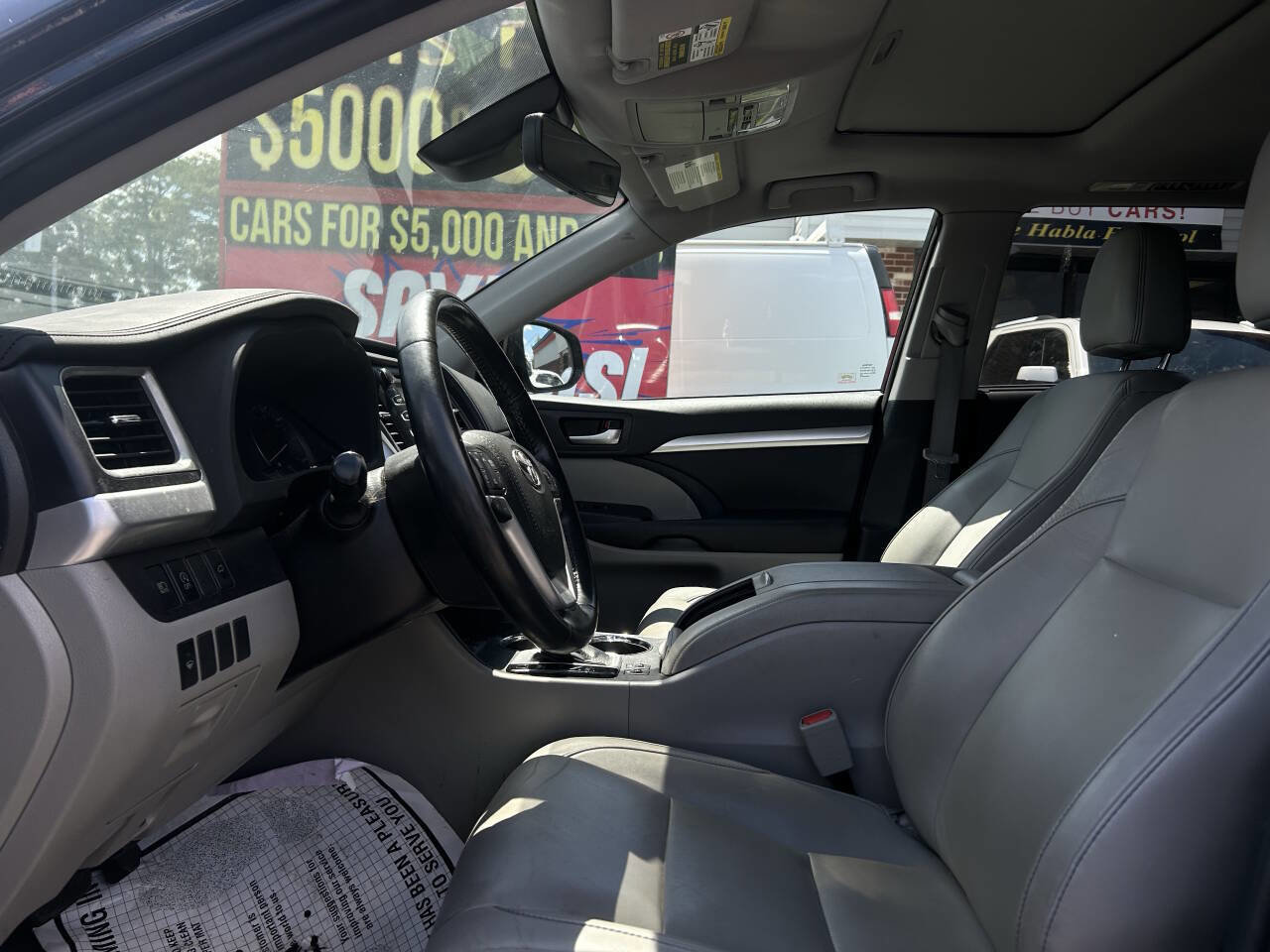 Used 2018 Toyota Highlander XLE image 9