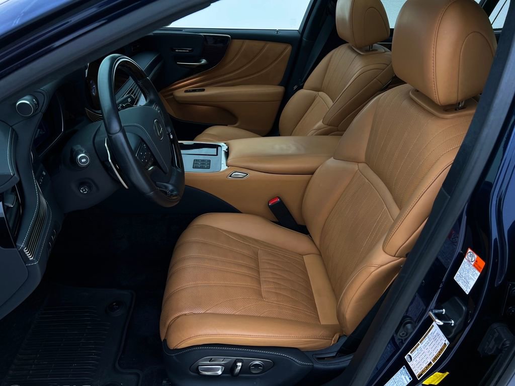 Used 2023 Lexus LS 500 AWD w/ Luxury Package image 13