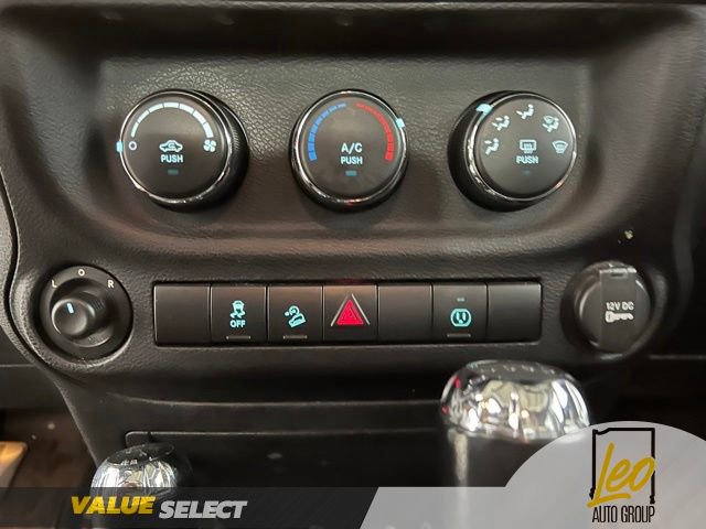 Used 2013 Jeep Wrangler Sahara w/ Dual Top Group AWD/4WD image 10