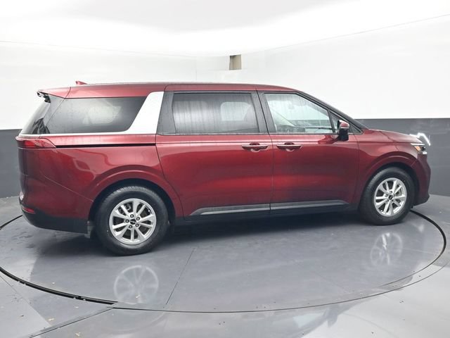 Used 2024 Kia Carnival LX FWD image 3