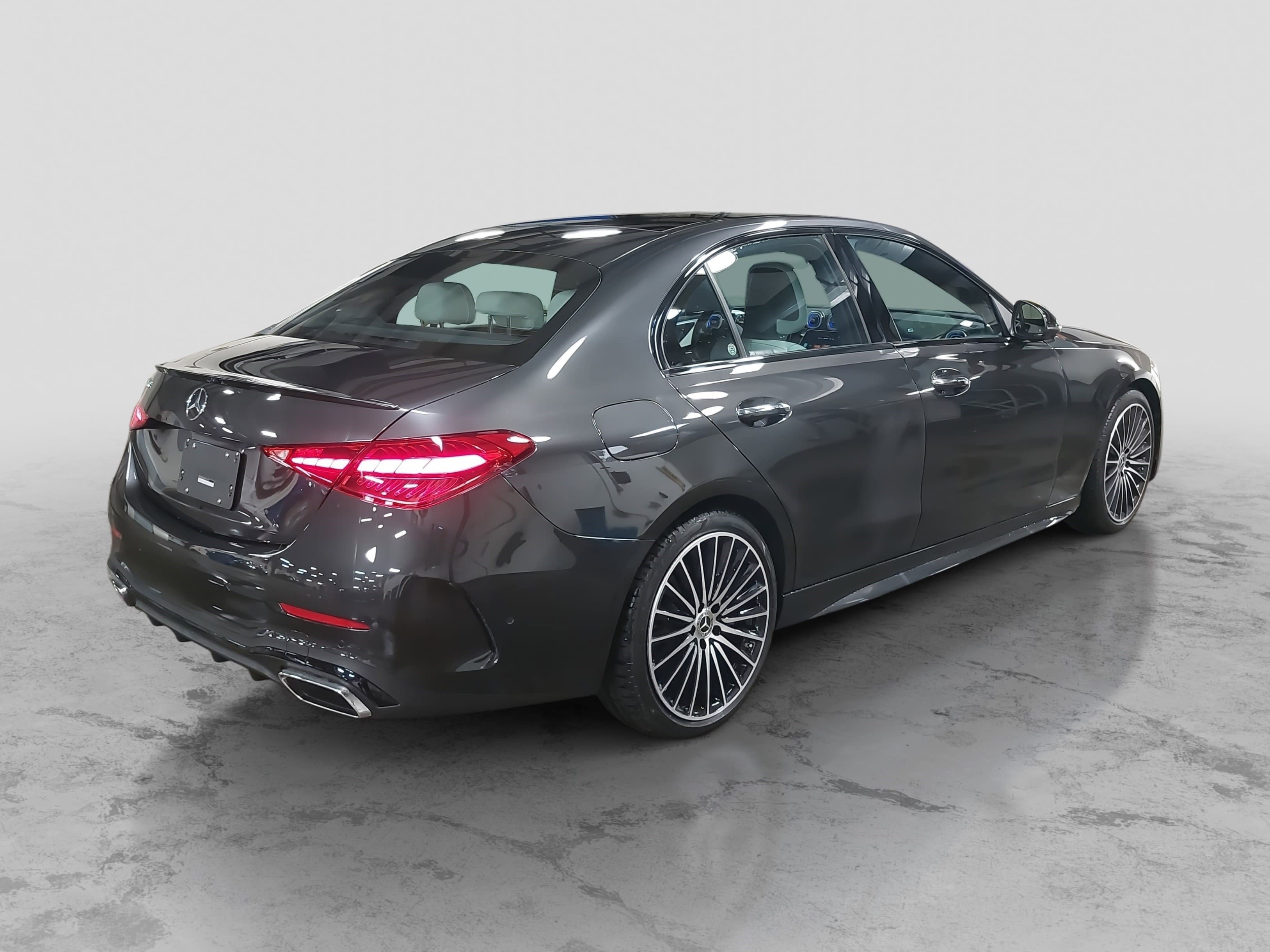 Used 2025 Mercedes-Benz C 300 Sedan image 5