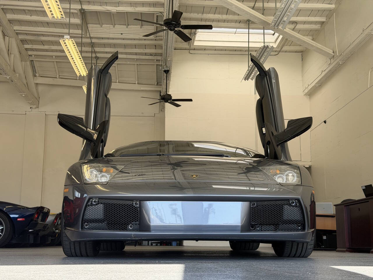 Used 2006 Lamborghini Murcielago Roadster AWD/4WD image 11