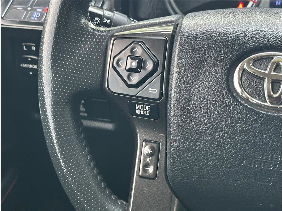 Used 2017 Toyota 4Runner TRD Off-Road Premium AWD/4WD image 20