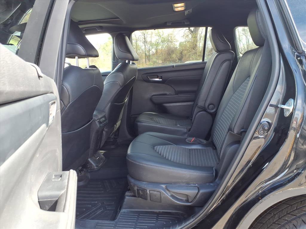 Used 2021 Toyota Highlander XSE image 18