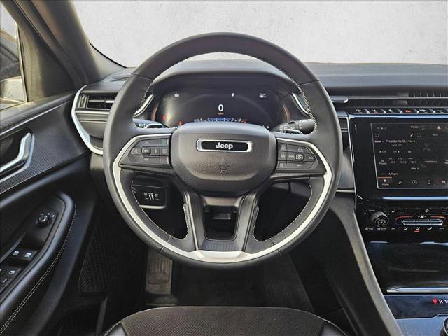 Used 2023 Jeep Grand Cherokee L Laredo image 11
