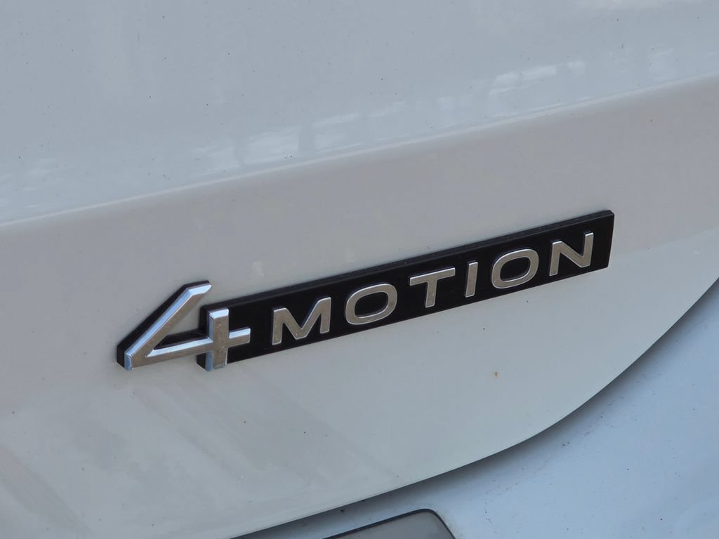 Certified 2024 Volkswagen Taos SEL AWD/4WD image 17