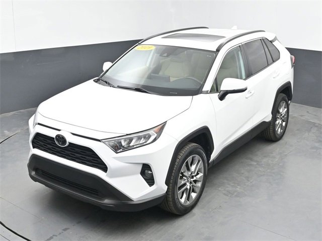 Used 2019 Toyota RAV4 XLE Premium image 15