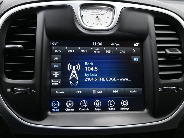 Used 2022 Chrysler 300 Touring L image 42