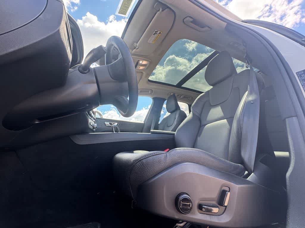 Used 2024 Volvo XC60 B5 Plus w/ Protection Package Premier AWD/4WD image 18