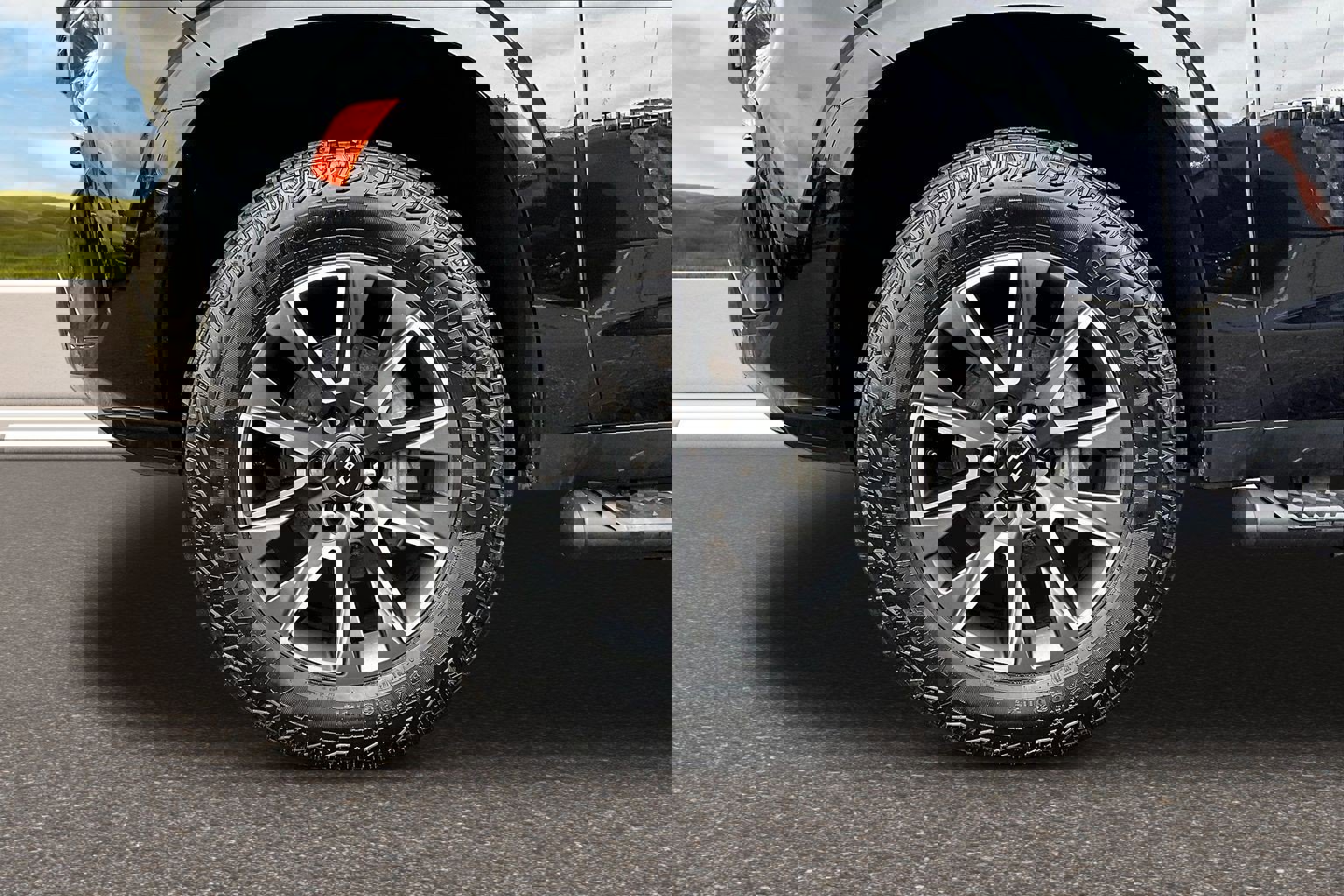 Used 2024 Chevrolet Tahoe Z71 w/ Luxury Package image 25