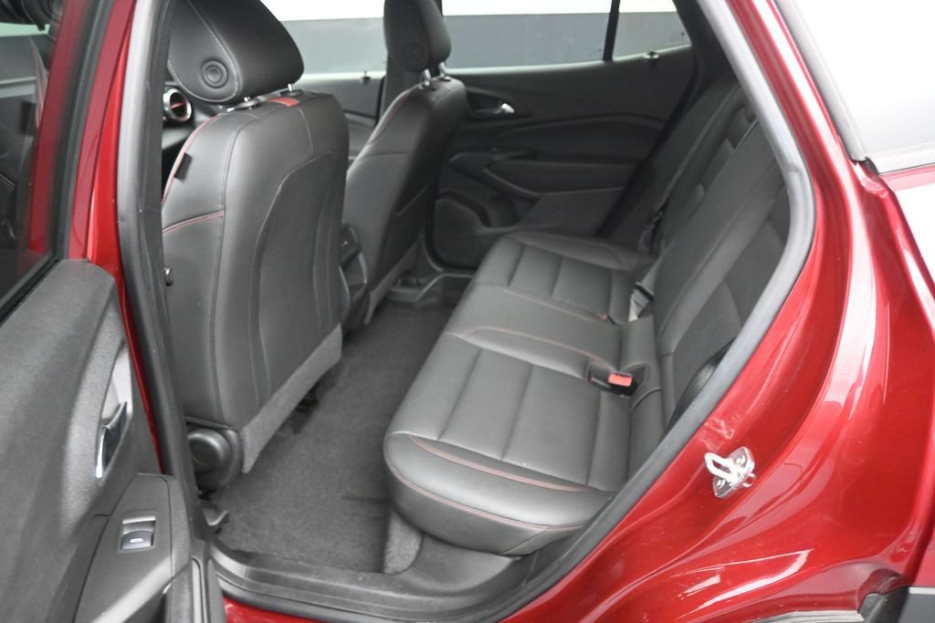Used 2024 Chevrolet Trax RS FWD image 11
