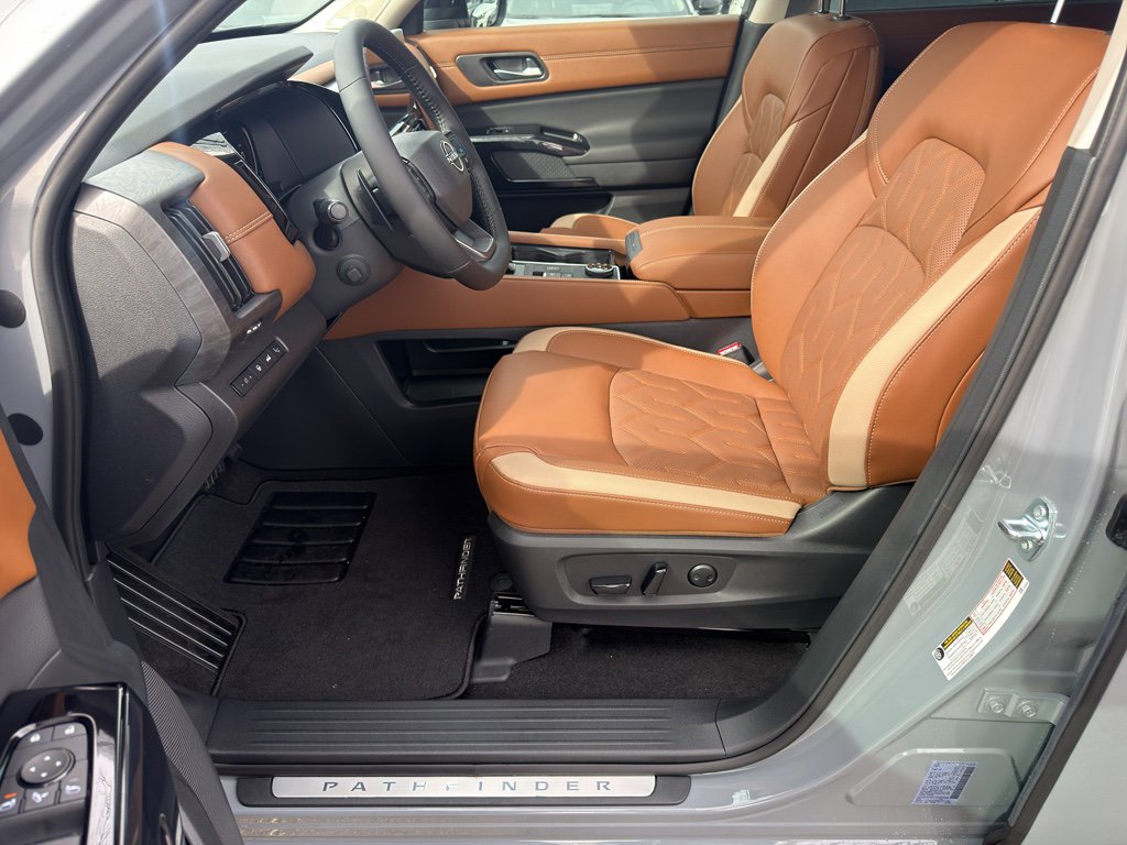 New 2026 Nissan Pathfinder Platinum image 16