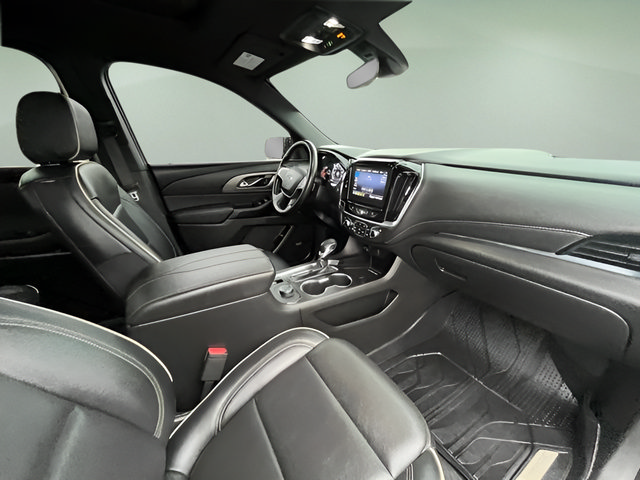 Used 2023 Chevrolet Traverse Premier w/ Redline Edition AWD/4WD image 41