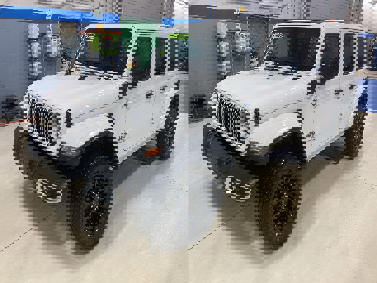 Used 2016 Nissan Juke SV image 3