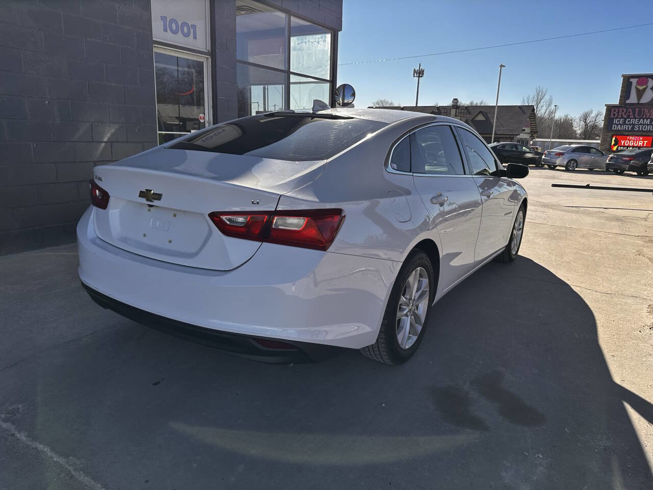 Used 2016 Chevrolet Malibu LT image 8