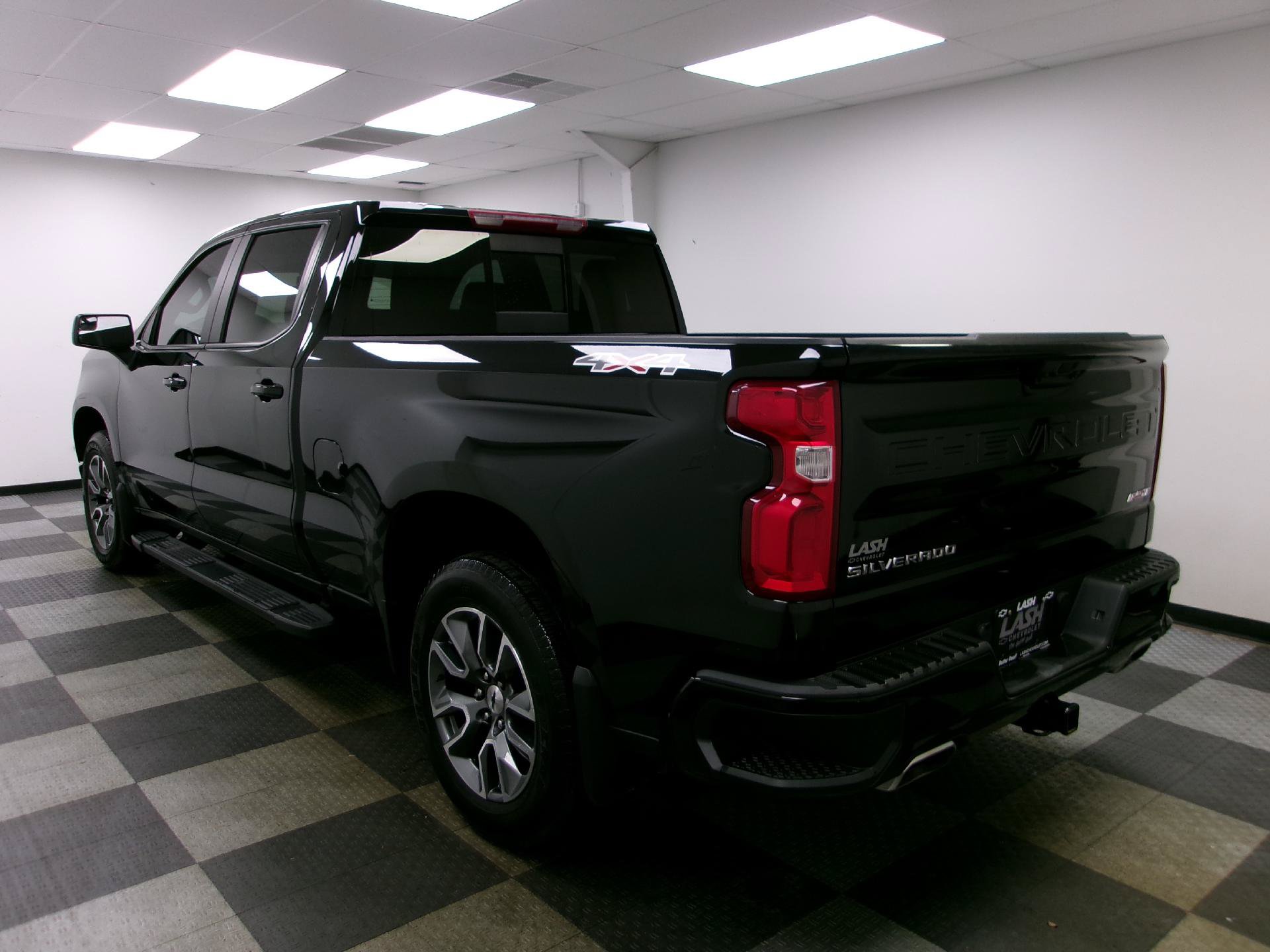 Used 2024 Chevrolet Silverado 1500 RST w/ Convenience Package II AWD/4WD image 2