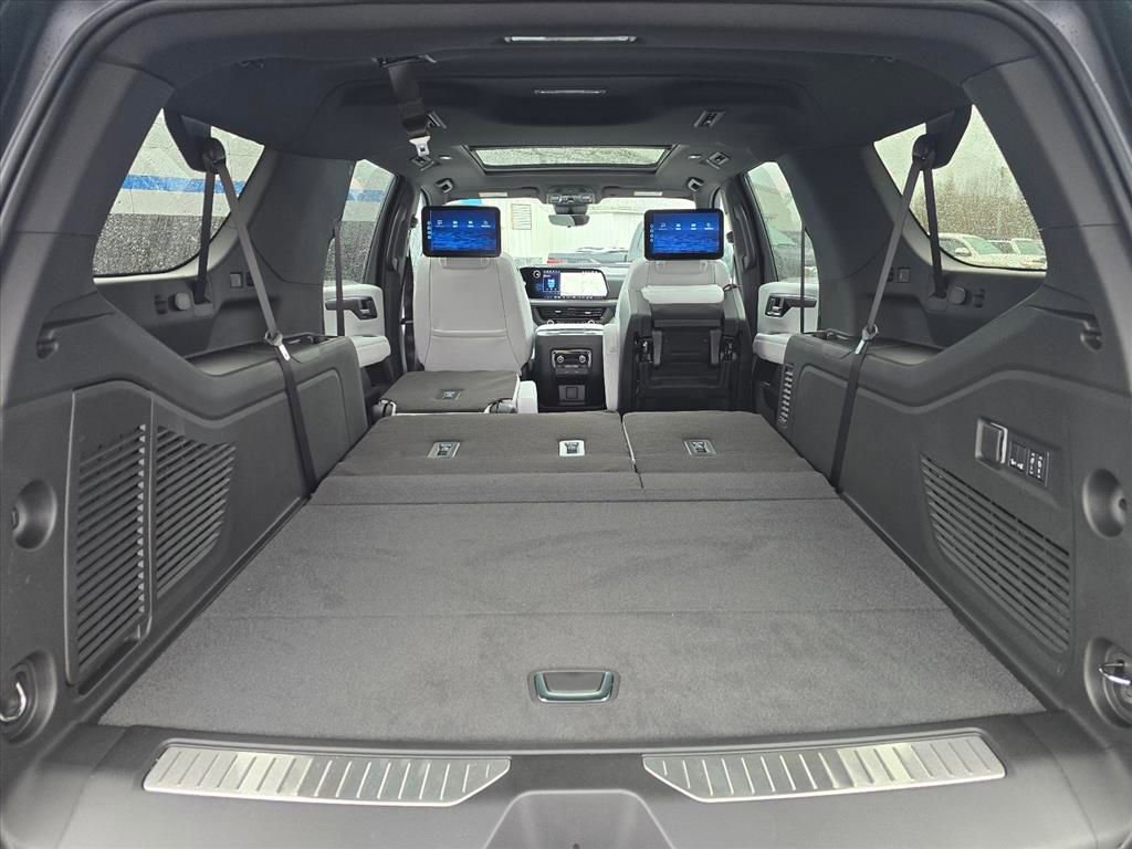 New 2026 Chevrolet Suburban Premier image 19