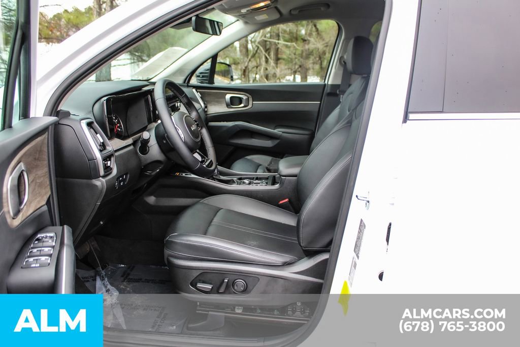Used 2023 Kia Sorento EX image 16