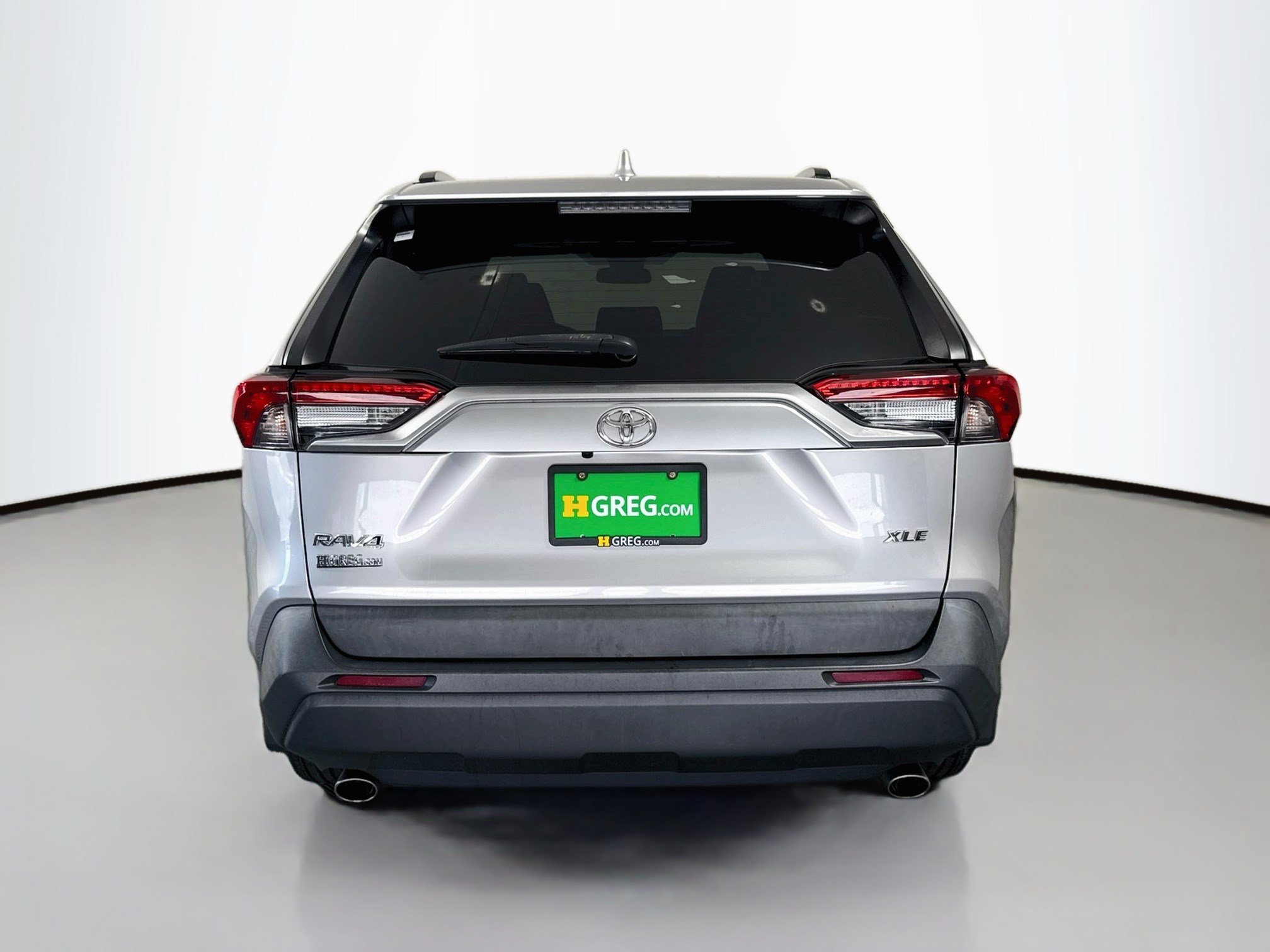 Used 2021 Toyota RAV4 XLE FWD image 8