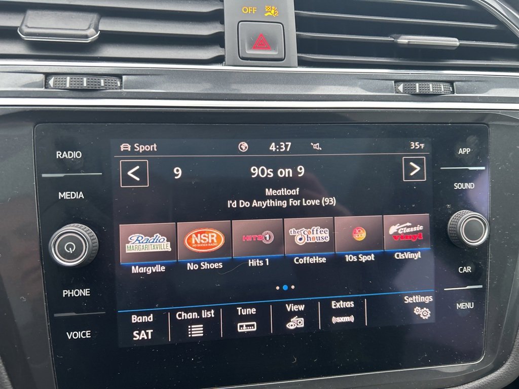 Used 2020 Volkswagen Tiguan SE w/ Panoramic Sunroof Package image 25