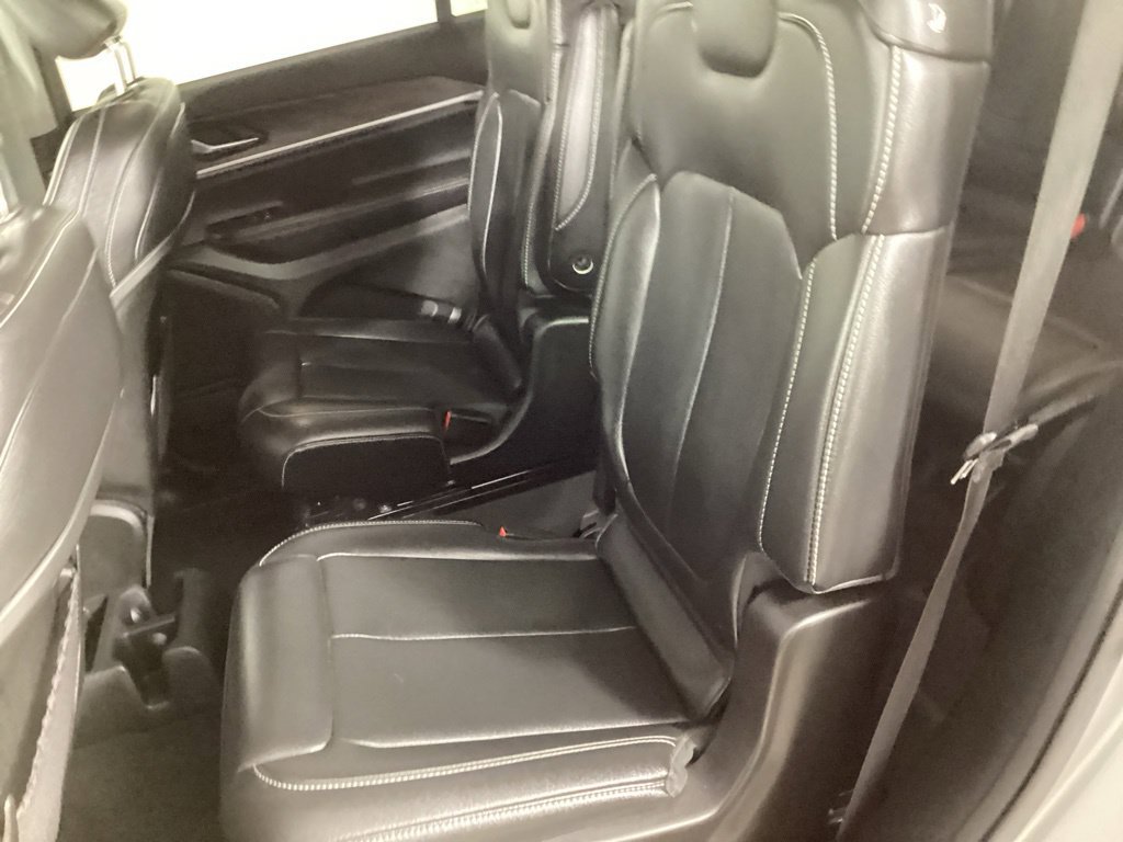 Used 2024 Jeep Grand Cherokee L Limited w/ Black Appearance Package AWD/4WD image 22