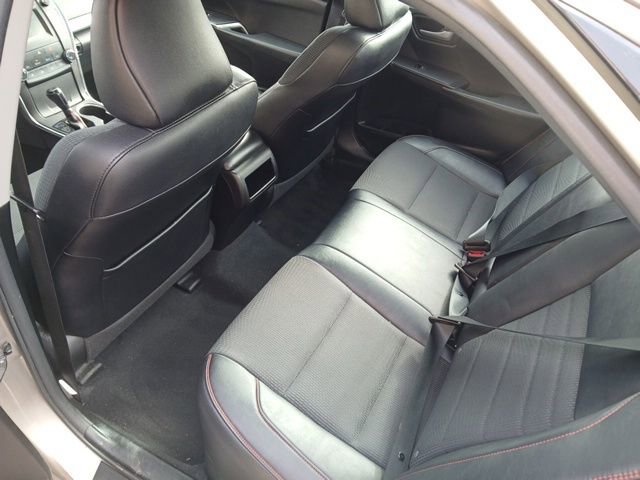 Used 2017 Toyota Camry SE image 10