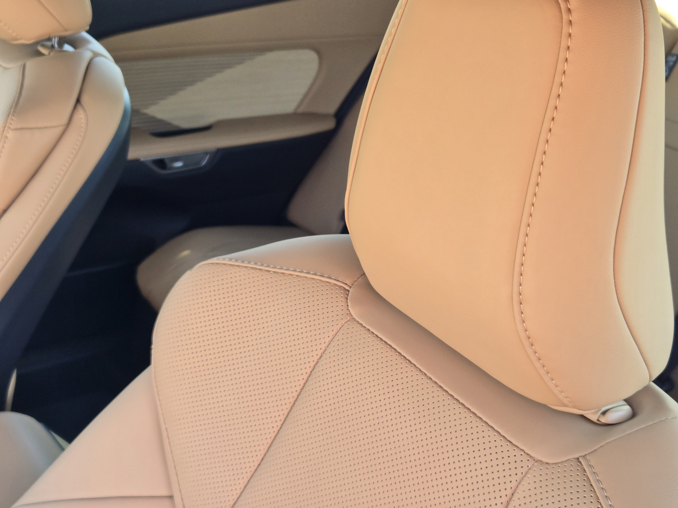 New 2026 Lexus ES 350e w/ Cold Area Package FWD image 14